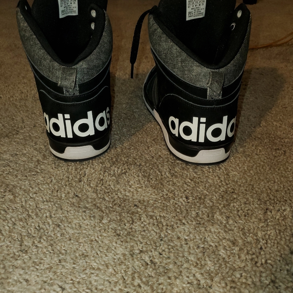 Shoes - Picture 3 of 9